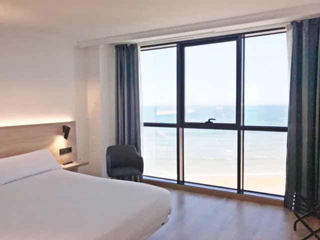 Family, King Bed, Beach View, Principe de Asturias Hotel 3/6