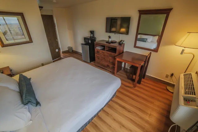 غرفة اقتصادية بسرير كوين، Sunnyside Inn & Suites 5/10