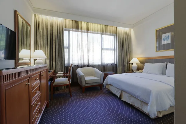 غرفة سوبيريور بسرير كوين، The Jesselton Hotel 2/7