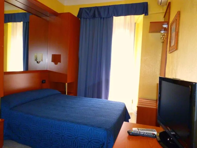 غرفة مفردة، Hotel Aurora 4/15