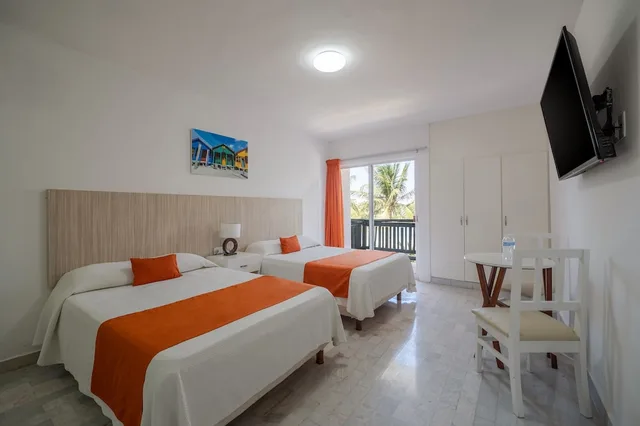 Classic, 2 Double Beds, Lagoon View, Balcony، Imperial Laguna Faranda Cancun Hotel 1/5