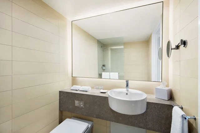 Room, King Bed, Darling Harbour View, Balcony، HYATT REGENCY SYDNEY 2/2