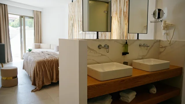 جناح جونيور بسرير كوين بمسبح خاص، Diana Palace Hotel Zakynthos 3/3