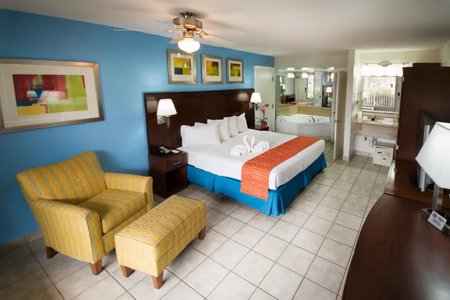 غرفة قياسية بسرير مزدوج، Ramada by Wyndham Hotel & Water Park 3/4