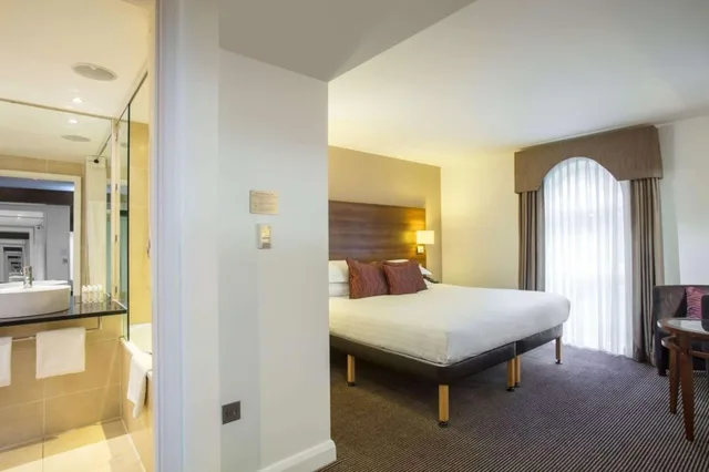 غرفة بسرير كينج لذوي الإعاقة، DoubleTree by Hilton Hotel & Spa Chester 8/10
