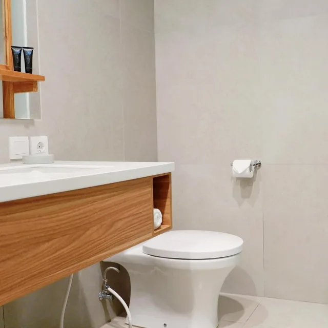 Room, Twin Beds, Executive Level، ILLIRA Hotel Banyuwangi 2/2