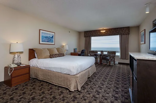 غرفة قياسية بسرير كينج بإطلالة على البحر، Seagrass Oceanfront Inn 9/10