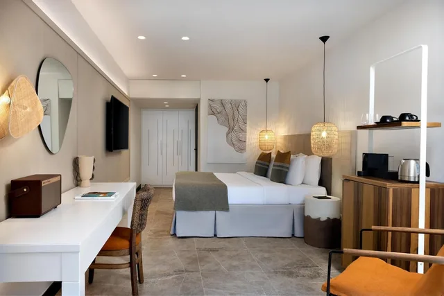 Nest, Queen Bed, Sea View، Domes Aulus Elounda Resort, Curio Collection by Hilton 3/7