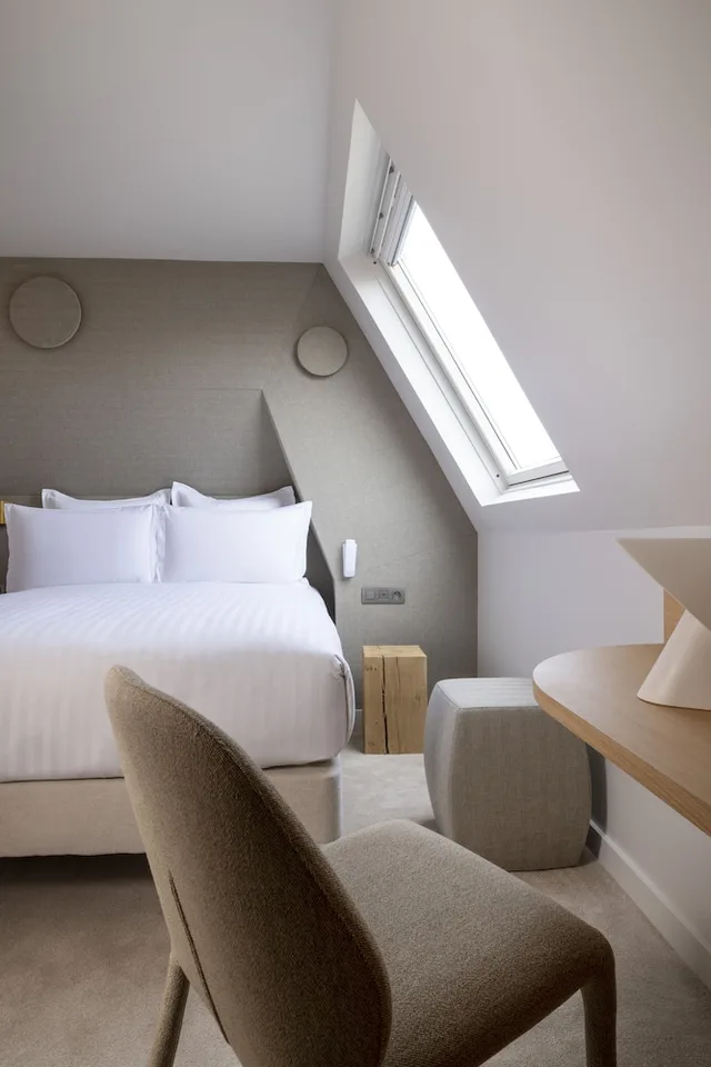 Superior, Queen Bed, Hotel Beige (ex. Hotel Plaza Opera) 2/5