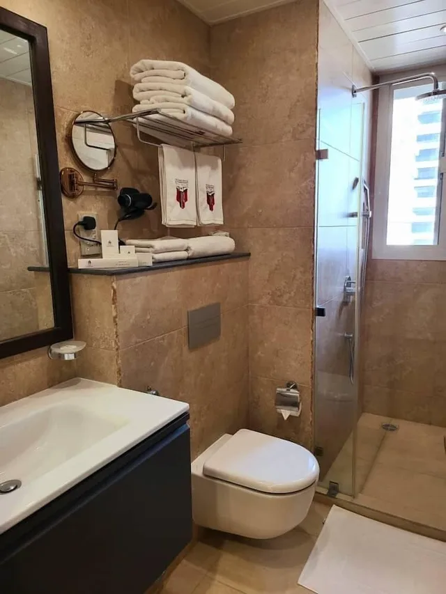 غرفة كومفورت ثلاثية بثلاثة أسرّة، Kingjada Hotel and Apartment 3/3