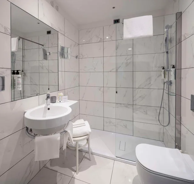 جناح جونيور بسرير كوين مع أريكة، Best Western Hotel Madison 4/5