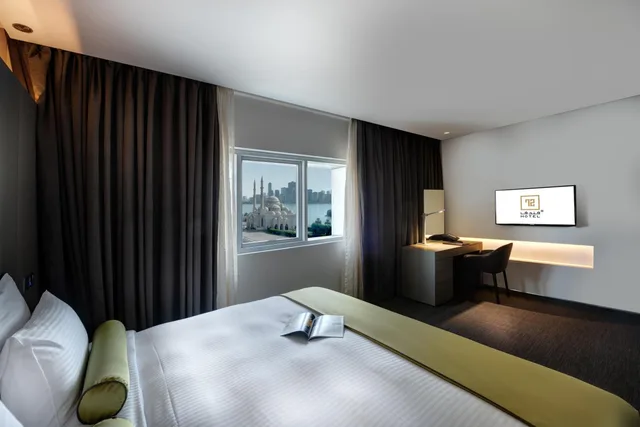 Family Suite, Queen Bed, Partial Lagoon View، The 72 Hotel 1/5