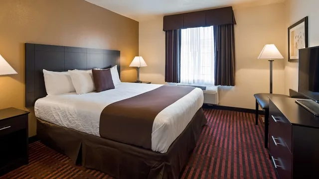 غرفة قياسية بسرير كينج لذوي الإعاقة، Best Western Salinas Valley Inn & Suites 4/6
