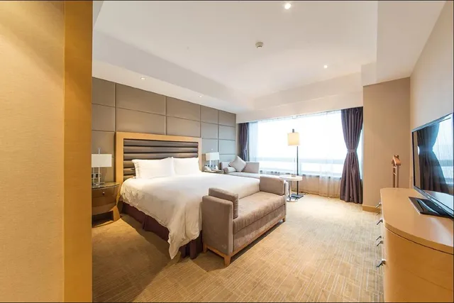 Deluxe, Suite, Shanghai Hongqiao Airport Boyue Hotel - AirChina 1/1
