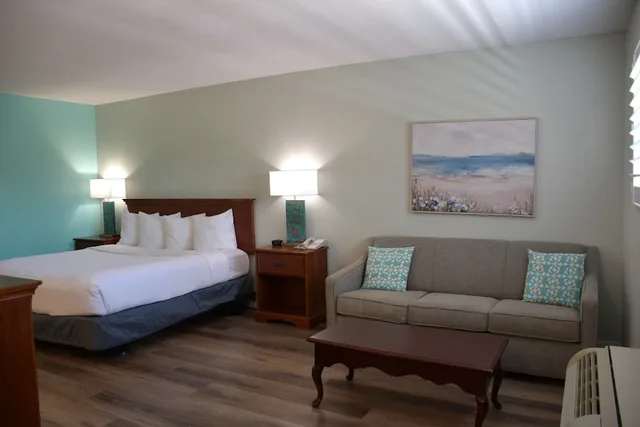 غرفة قياسية بسرير كينج يُسمح فيها بالحيوانات الأليفة، Inn at The Waterpark 3/10