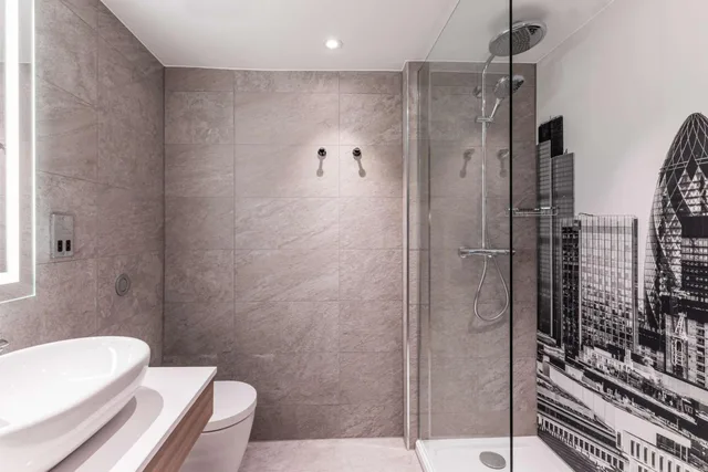 غرفة عائلية بسرير كينج، Radisson Red London Heathrow 6/9