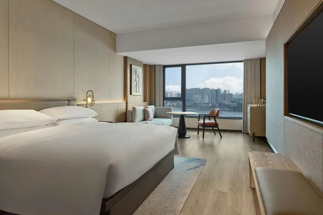 غرفة بريميوم بسرير كينج بإطلالة على البحيرة، S&amp;N International Hotel Jiujiang 1/2