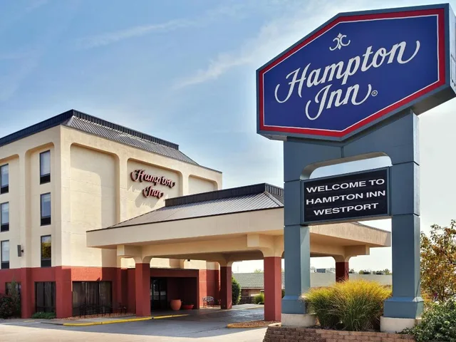 غرفة بسرير كوين بحوض استحمام لذوي الإعاقة، Hampton Inn St. Louis - Westport 1/1