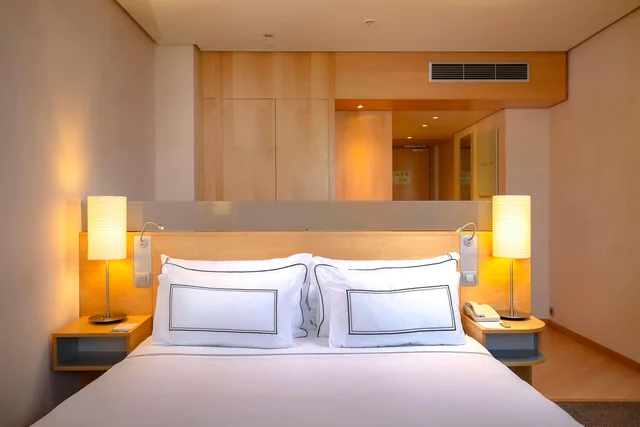 غرفة بريميوم، Melia Valencia Palacio de Congresos Formely Hilton Valencia 2/4