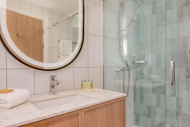 غرفة بريميوم بسرير مزدوج، Hilton Dublin Airport 3/3