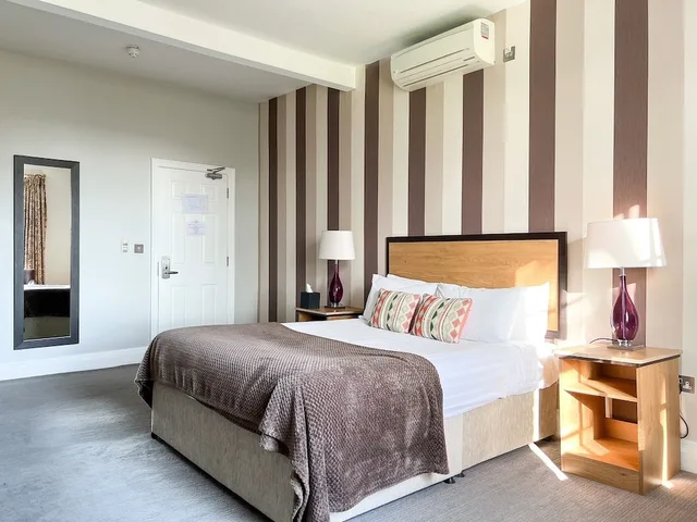 غرفة ديلوكس بسرير مزدوج بإطلالة على الحديقة، The Riverside House Hotel 1/6