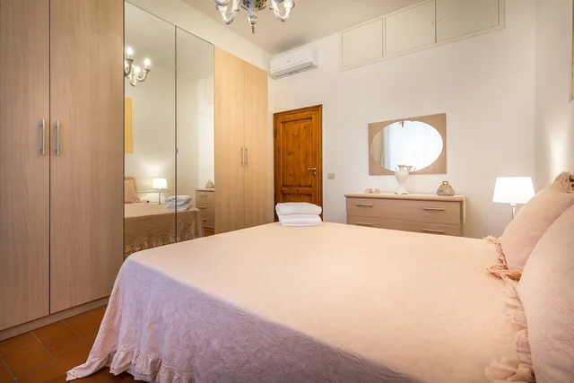 شقة كلاسيكية بسرير كوين بغرفة نوم واحدة، Classic Tuscany Apartment B 2/7