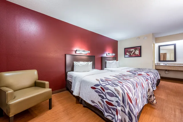غرفة ديلوكس بسريرين مزدوجين، Red Roof Inn Merrillville 4/6