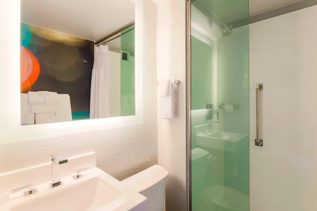 غرفة بسريرين مزدوجين، Courtyard by Marriott San Francisco Union Square 4/7