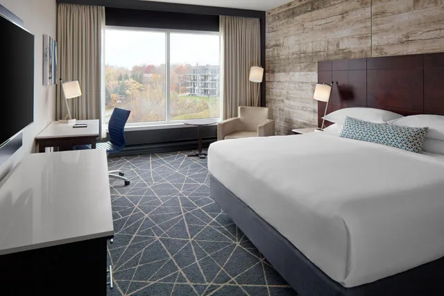 غرفة ديلوكس بسريرين كوين، Delta Hotels By Marriott Sherbrooke Conference Centre 1/6