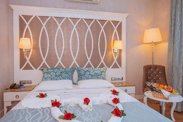 Room, Land View، Ocean Blue High Class Hotel 3/5