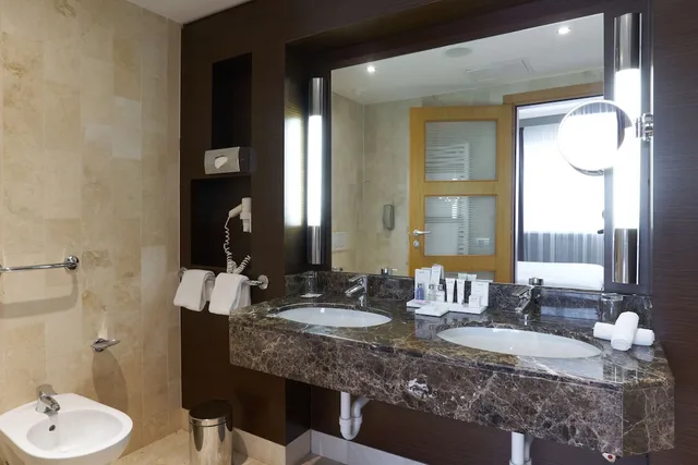 غرفة سوبيريور بسرير كينج، Radisson Hotel Astana 4/7