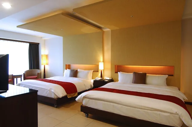 غرفة ديلوكس رباعية بسريرين كوين بحوض استحمام، Yangmingshan Tien Lai Resort Spa 3/4