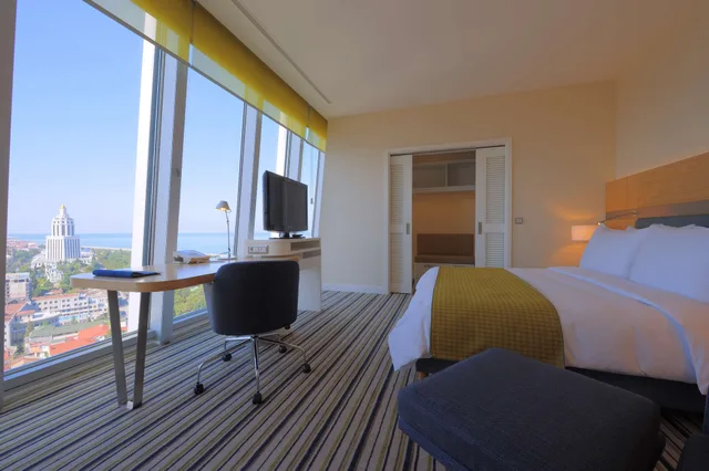 غرفة قياسية بسرير كوين، RADISSON BLU HOTEL, BATUMI 8/10