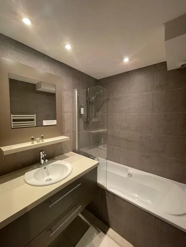 غرفة كومفورت بسريرين منفصلين، Hotel Le Trophee 9/10