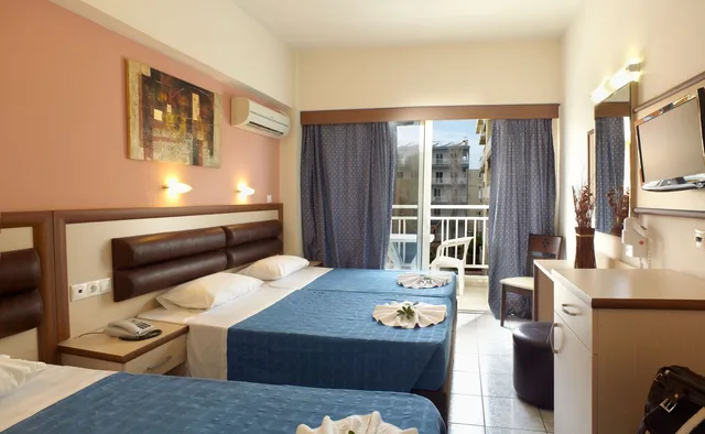 غرفة ثلاثية بسرير مزدوج وسرير فردي، Pearl Hotel 5/8