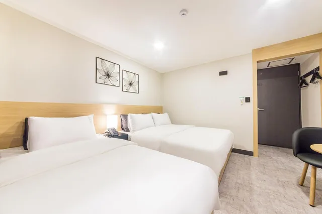 غرفة بسريرين منفصلين، Pyeongtaek Stay Hotel 4/10