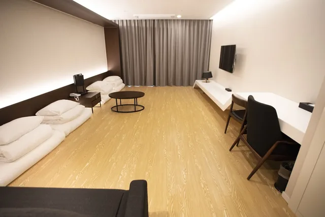 Ondol, 4 Futon Beds، The Qube Resort Jeju 1/3