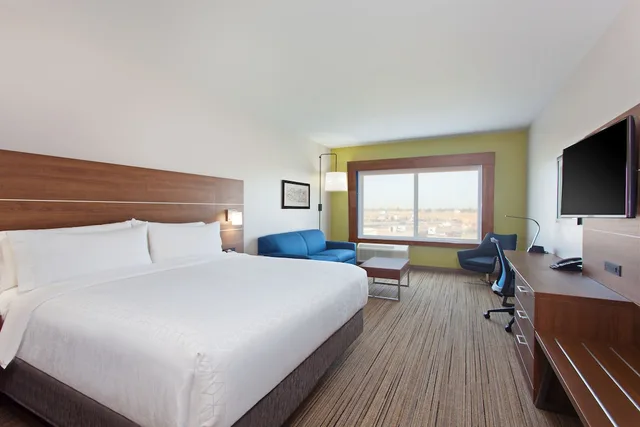 Standard, King Bed, Extra Floor Space، Holiday Inn Express Hotel And Suites Moses Lake 3/6