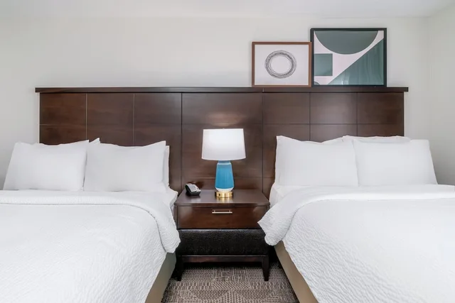 جناح بسريرين كوين بغرفتي نوم بمطبخ، Staybridge Suites Co Springs Air Force Academy 6/10