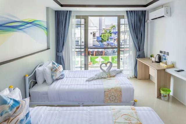 Superior, Queen Bed, Pool View, Mermaid S Beach Resort Jomtien 2/10
