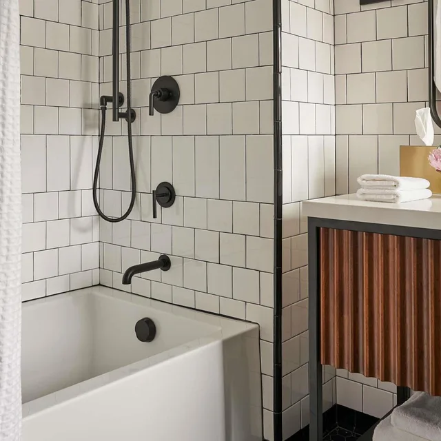غرفة فاخرة بسرير كوين، 21c Museum Hotel St Louis 4/8