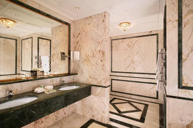 غرفة غراند بسرير مزدوج، Westin Palace Milan 5/5