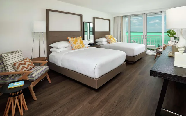 Room, 2 Queen Beds, Coconut Wing, Accessible، Baker's Cay Resort Key Largo, Curio Collection by Hilton 1/2