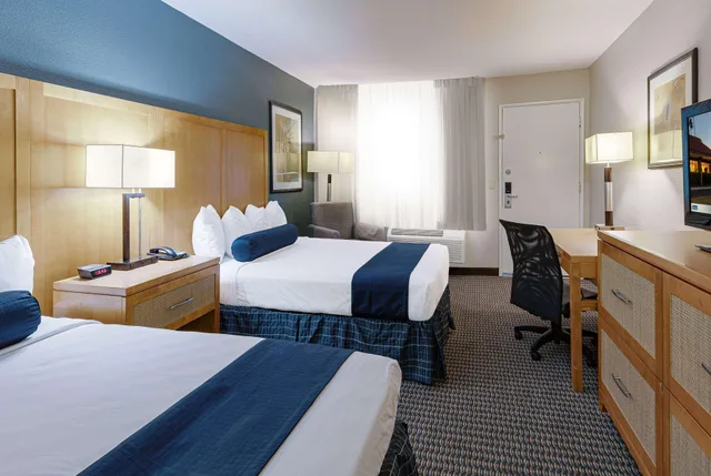 غرفة ديلوكس رباعية بسريرين كوين، Travelodge By Wyndham Palm Springs 1/1