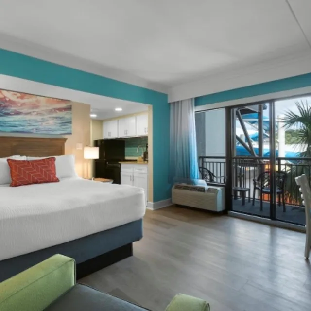 Splash Deck, Junior Suite, with View، Grande Cayman Resort 3/6
