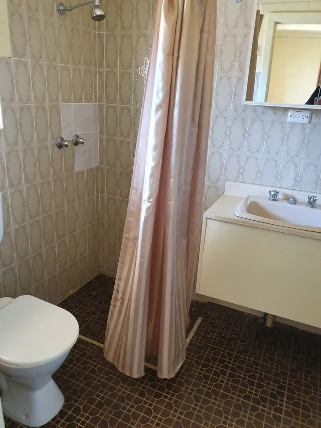 غرفة أساسية بسرير كوين وسرير فردي، Opal Inn Hotel Motel 3/3