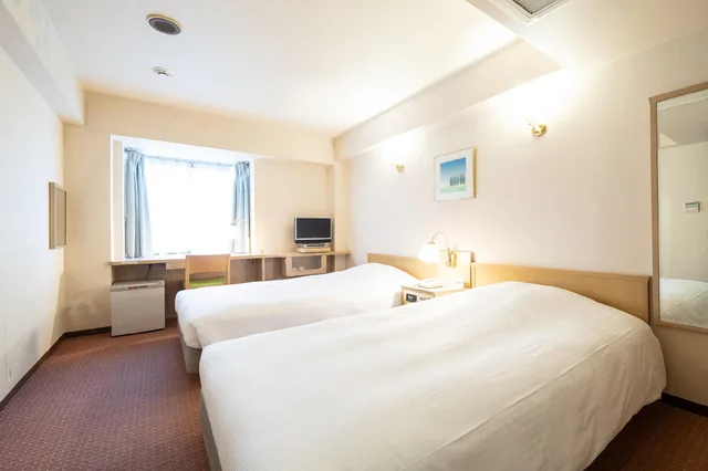 غرفة قياسية بسريرين منفصلين في الملحق، Hotel Sunlite Shinjuku 1/1