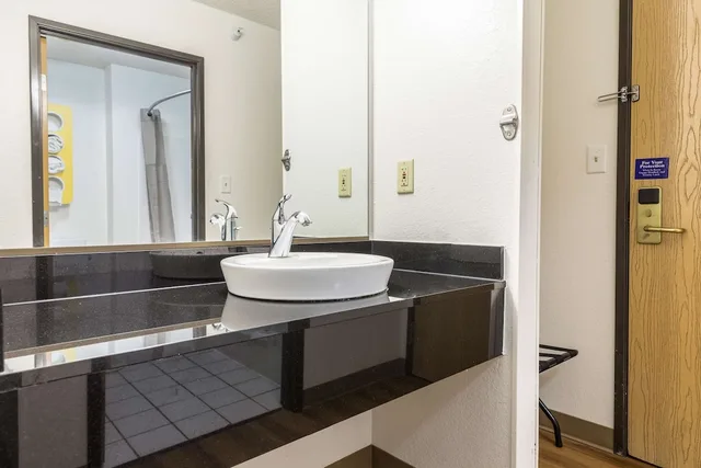 غرفة ديلوكس بسريرين كوين، Motel6 Indianapolis, IN - Southport 7/10