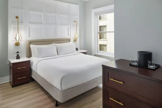 Suite, Queen Bed, Accessible, Courtyard By Marriott New Orleans French Quarter/Iberville 1/5