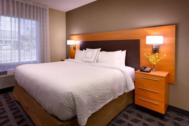 استوديو بسرير كينج، Towneplace Suites Missoula 3/10